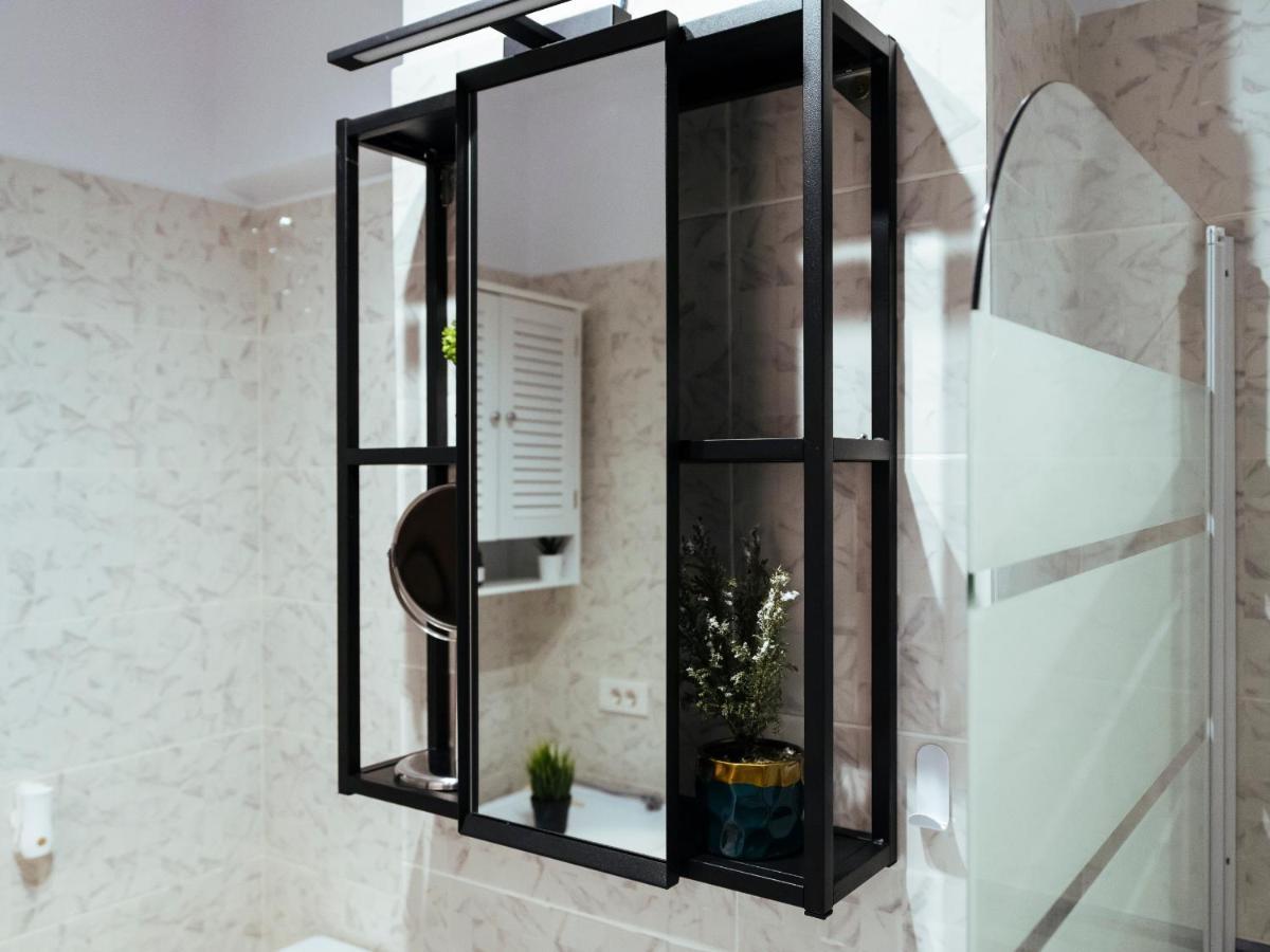 Cozy Special Pallady Apartament With Garden & Courtyard Bucharest Luaran gambar