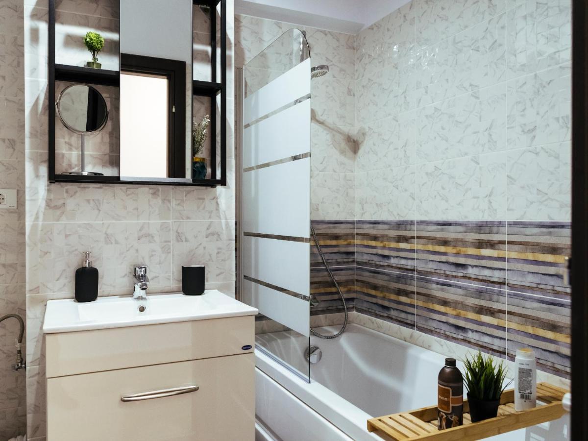 Cozy Special Pallady Apartament With Garden & Courtyard Bucharest Luaran gambar